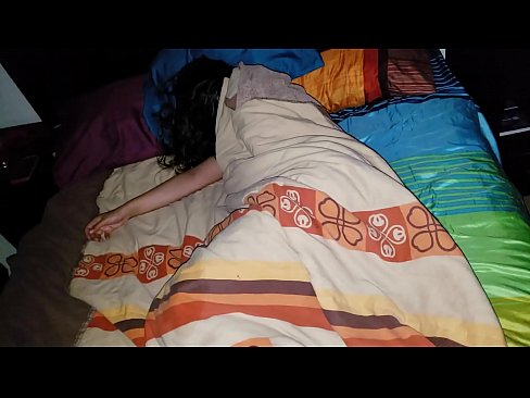 ❤️ Kasupoeg sõimab oma noort kasuema, kui ta magab. ️ Pornovideo at us et.desixxxtube.ru ❌️
